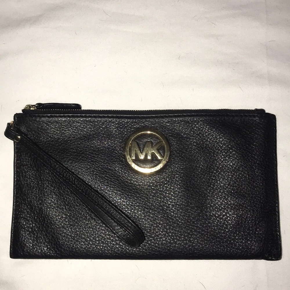 🔴 Authentic Michael Kors Wristlet